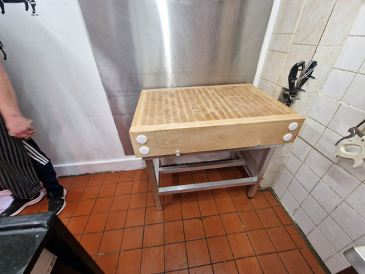 3ft by 2ft (90cm by 60cm) butcher block chopping board