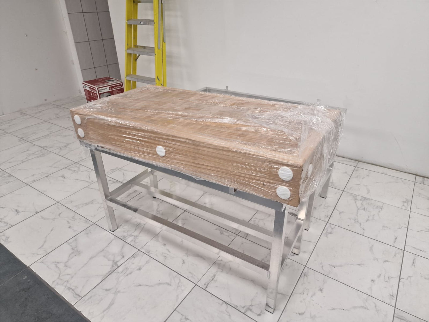 4ft by 2ft (120cm by 60cm) butcher block chopping board
